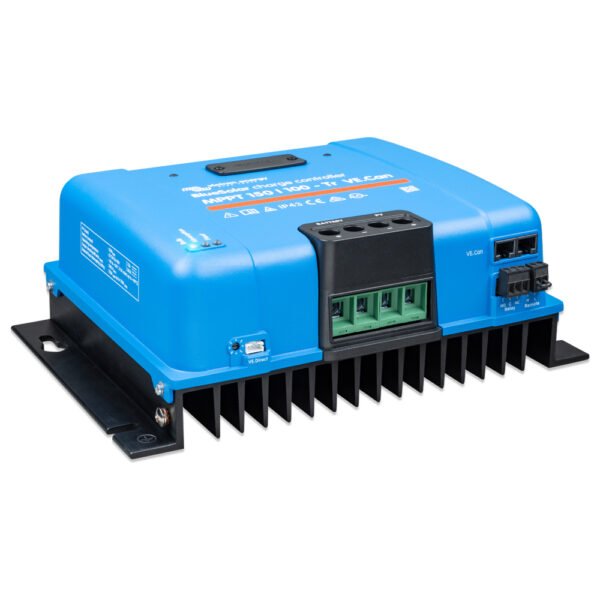 BlueSolar MPPT 150-100-Tr VE Can (right)